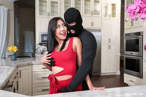 CLUB-677,CLUB-677 [HD] ヤレるVợ đã kết hôn Trẻ hóa Matsushita 32 Creampie và Vụ cướp giao hợp Himesaki Misaki Oda Mako Nagata Rei Tamaka Tanaka