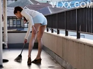 Thanh niên đi xăm gặp chị chủ hấp dẫn và cái kết
