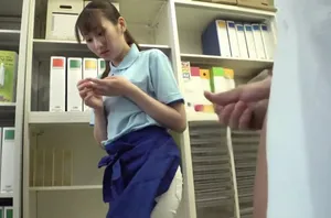 ?? [Uncensored] Một cô gái người mẫu tóc dài có ngoại hình tuyệt đẹp, đang quan hệ tình dục với bạn trai và hôn, liếm âm hộ trắng của cô ấy